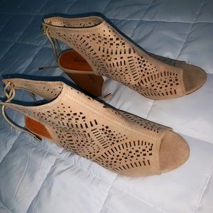 Open-Toed Cut-Out Pattern Heels